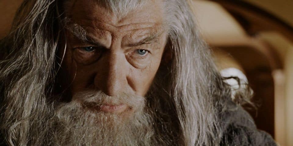 la-mirada-de-Ian-Mckellen-interpretando-a-Gandalf-en-el-señor-de-los-anillos-de-Peter-Jackson