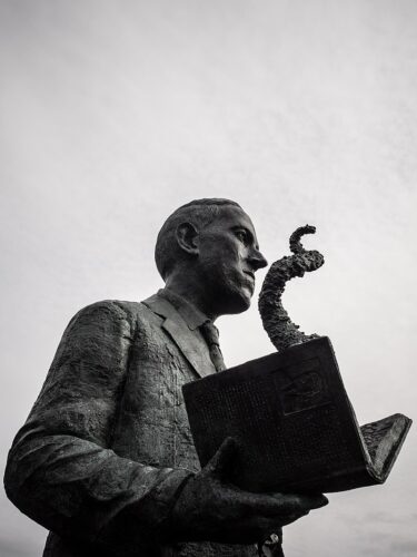 Estatua-de-H.P.Lovecraft-en-Providence